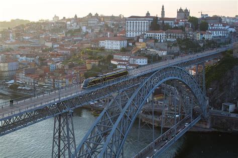 Vista Aerea Del Ponte Dom Luis I E Del Fiume Douro Immagine Editoriale