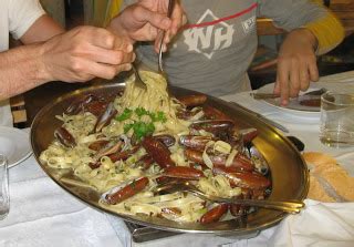L'immensa famiglia dei molluschi comprende tipologie di esseri viventi le più disparate che in comune comunque presentano. Croaziatours Blog: Datteri di mare : passione vietata