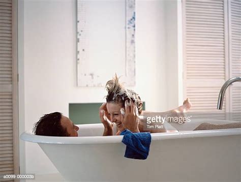 60 Hochwertige Couples Showering Together Bilder Und Fotos Getty Images