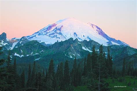 Mt. Rainier: Sunrise - Roc Doc Travel