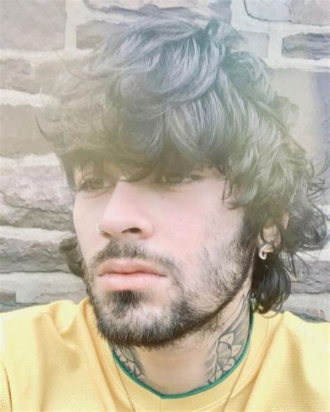 zayn malik latest selfie is unmissable check it out here newstrack english 1
