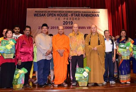 Cabaran kepelbagaian agama di malaysia. Kukuhkan perpaduan melalui kepelbagaian agama | Astro Awani