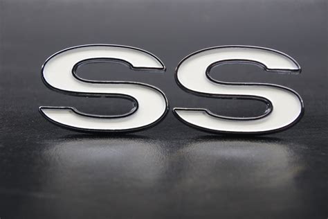 Ss Fender Emblem Set Of 2 69 72 Chevelle Ss New Ebay