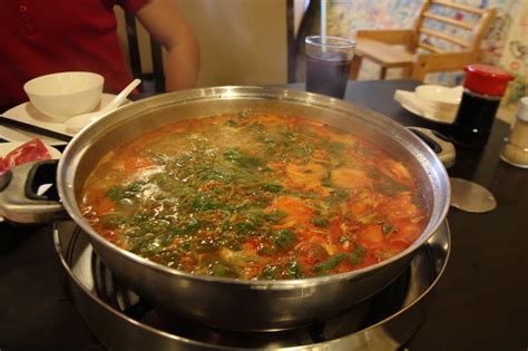 Sri petaling is a food paradise where gather all different kinds of cuisines and cafe in a location. Restaurant Harbour Steamboat, Sri Petaling