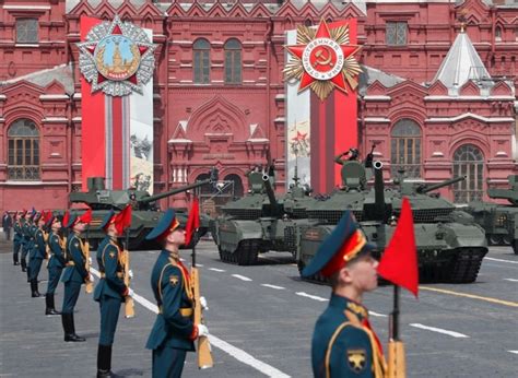 Zapad Sa Strahom Očekuje Putinovu Vojnu Paradu Pogledajte Pripreme U