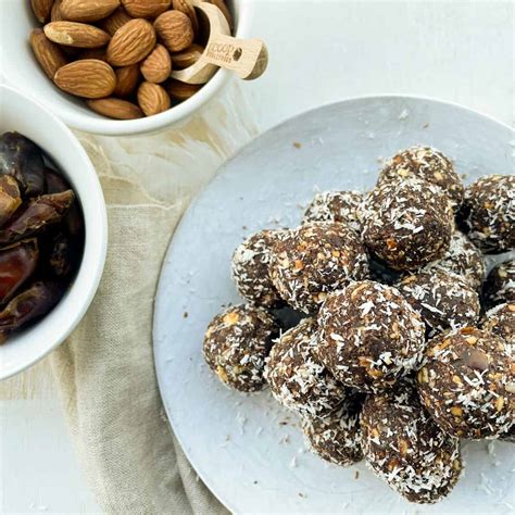 Cacao And Almond Energy Balls Bites In The Wild