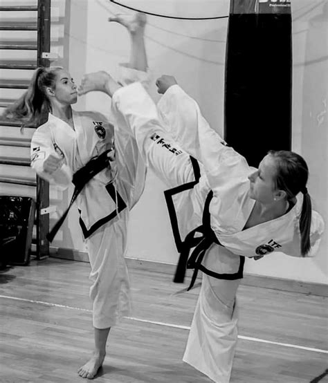 Women Karate Powerful Moves For Self Defense