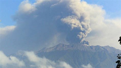 At Least 3 Indonesian Airports Closed Due To Eruptions Of Raung And Gamalama Volcanoes Fox News