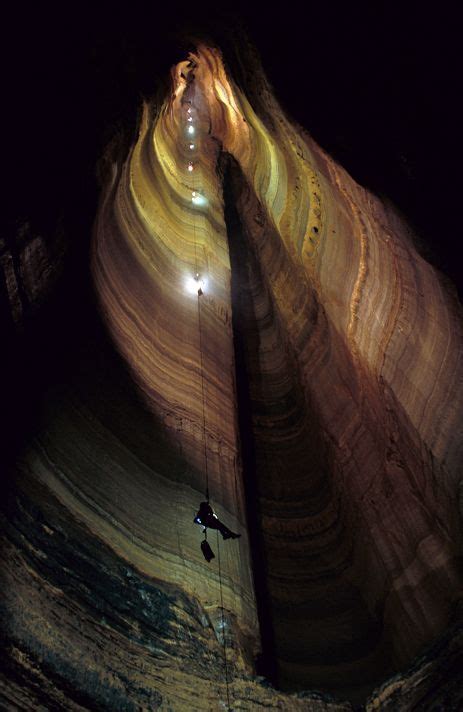Photo De Carsten Peter National Geo Cave Wonders Of The World