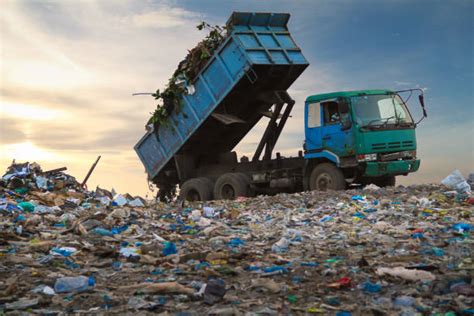 550 Garbage Truck At Landfill Stock Photos Pictures And Royalty Free