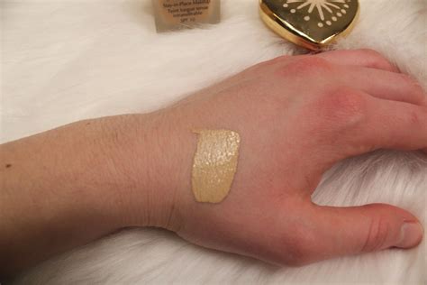 Maybe you would like to learn more about one of these? Estee-Lauder-Double-Wear-2N1-Desert-Beige-Swatch