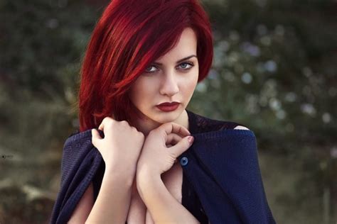 Women Model Redhead Green Eyes Red Lipstick Cleavage Looking At Viewer Goosebumps Hd