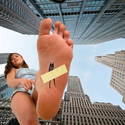Asian Giantess Foot Crush Tacchi Alti Tacchi