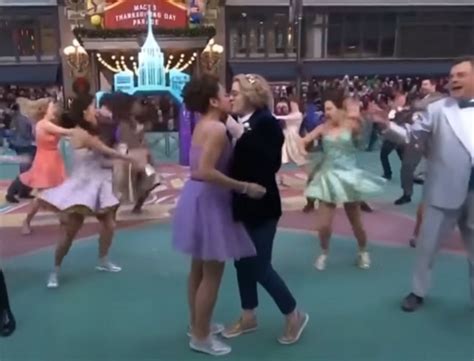 Historic Lesbian Kiss At Macy S Thanksgiving Day Parade Pinknews