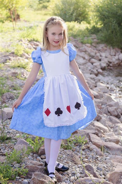 ☀ How To Dress Up As Alice In Wonderland For Halloween Gails Blog