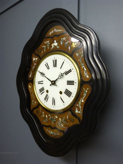 «та́йна до́ма с часа́ми» — американский комедийный фантастический фильм режиссёра элая рота. Antiques Atlas - French Vineyard Clock