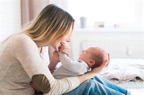 A Vida Da Crian A A Ci Ncia Explica Por Que O Colo Da M E O Preferido Do Beb