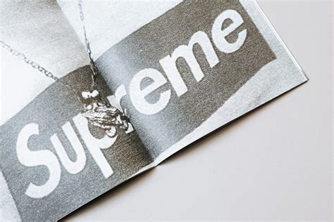 Supreme Celebra La Apertura De Su Tienda De París Con Un Magazine 25 Gramos 25 Gramos