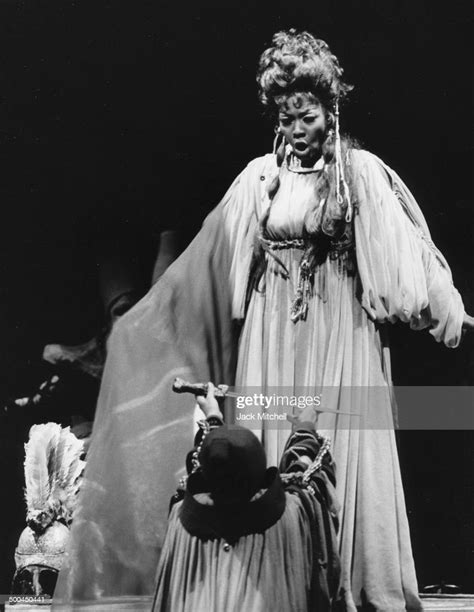 Mezzo Soprano Shirley Verrett Performing Les Troyens At The News Photo Getty Images
