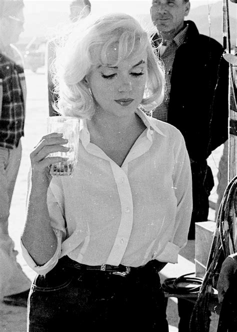 Marilyn Monroe Photographed On The Set Of The Misfits 1960 Marilyn