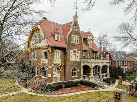 1899 Mansion For Sale In Milwaukee Wisconsin — Captivating Houses