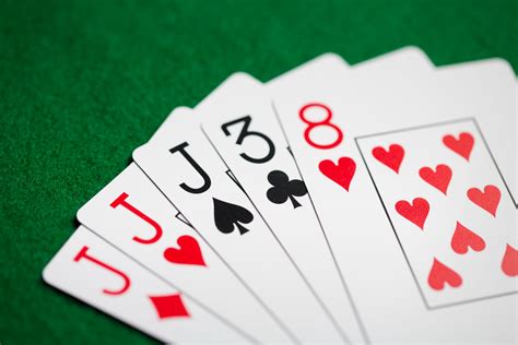 What is the highest card in poker. Which Poker Hands wins? | Real Poker India