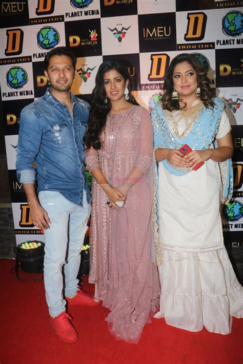 Tanushree Dutta With Sister Ishita And Vatsal Seth At Celebrity Dream