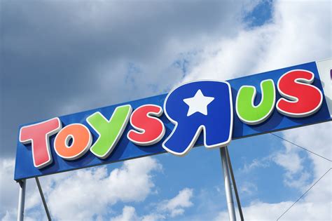 Toys ‘r Us Opens First Us Retail Store In Nj Mall Video