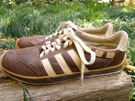 Sale Vintage 1970s Mens Tennis Shoes By Moonchildvintage