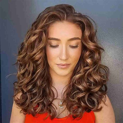 Aggregate More Than 147 Long Curly Hairstyles For Women Latest Poppy