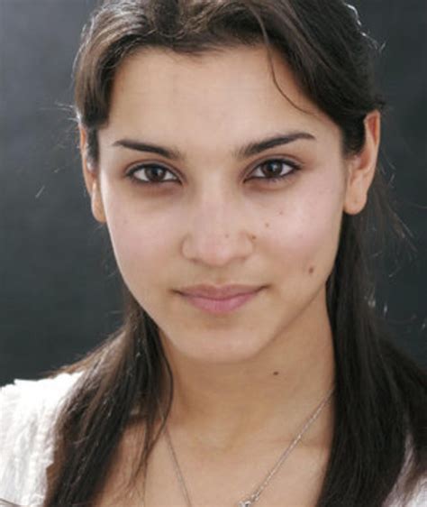 Classify Indo Jewess Actress Amber Rose Revah
