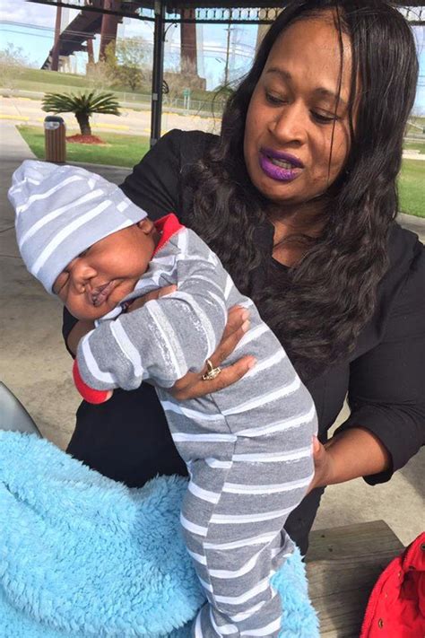 Moment traffic warden flies 10ft as he's 'mowed down by road rage driver'. Mom Gives Birth to 14-Pound Baby | How big is baby ...