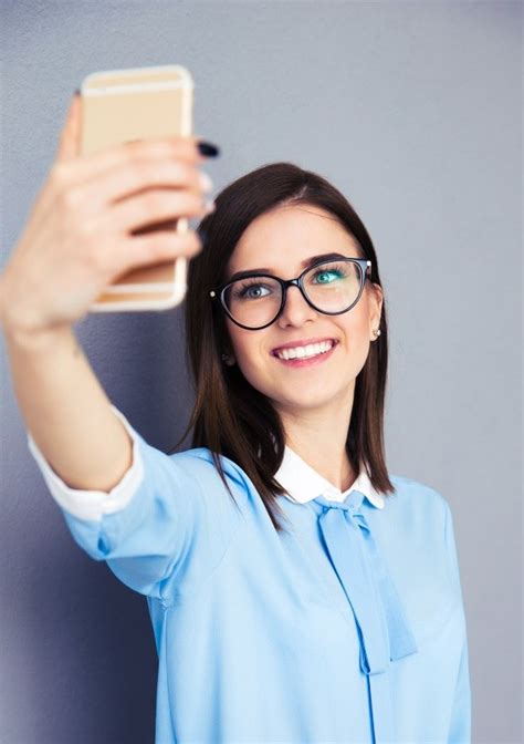 Jak Zrobić Idealne Selfie Kobieta W Interiapl