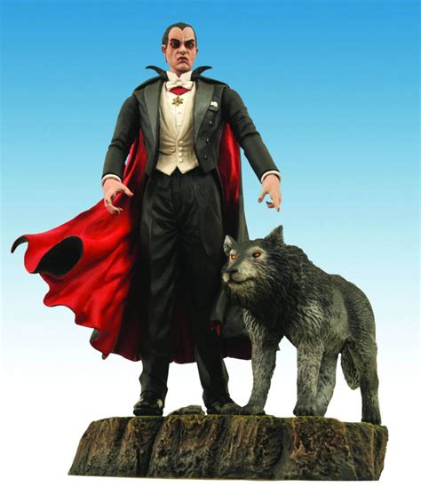 Diamond Select Universal Monsters Dracula Diorama Figure With Wolf