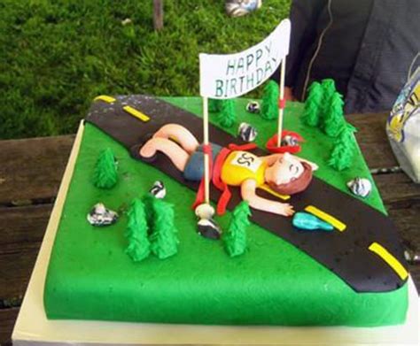 Birthday cakes can sometimes look tricky to make at home but we've got lots of easy birthday cake recipes and ideas for amateur bakers to make. Running Matters #33: Birthday Cake For Runners | Life on the run | Pinterest | Runners, Birthday ...