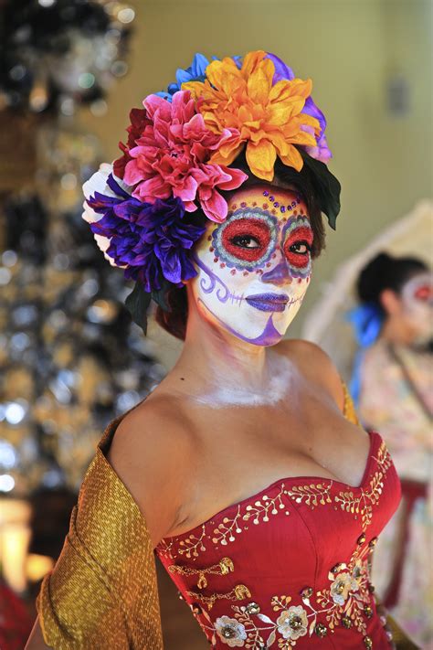 Hollywood Forever Kicked Off Their Dia De Los Muertos Quinceanera The