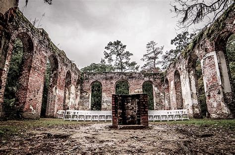 Old Sheldon Church Ruins A Mysterious Decaying Piece Of Art