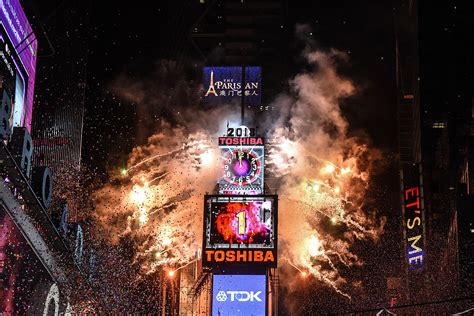 New Years Eve Ball Drop In Nyc Will Be Totally Virtual This Year