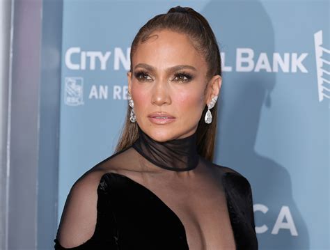 Jennifer Lopez Put A Twist On Your 90s Prom Hair—see Pics Glamour