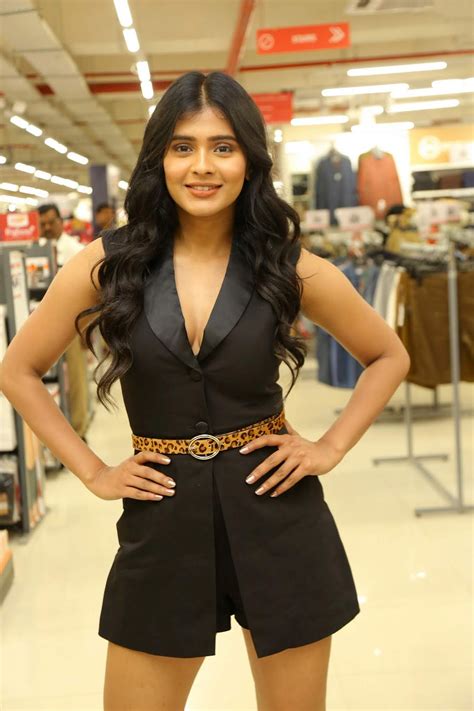 Beauty Galore Hd Hebah Patel Hot Legs Show At Brand Factory Press Meet