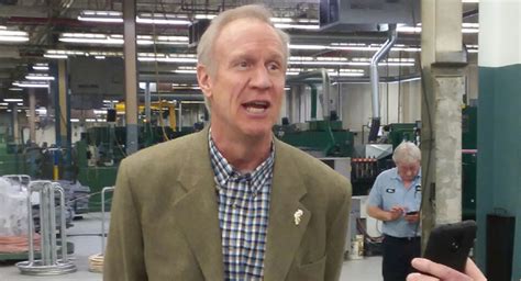 Governor Rauner Touts Political Outsider Status During Rockford Stop