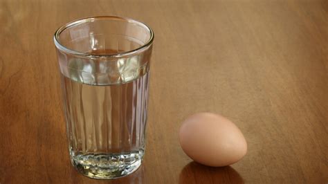 4 astuces pratiques pour savoir si un œuf est encore bon Femme