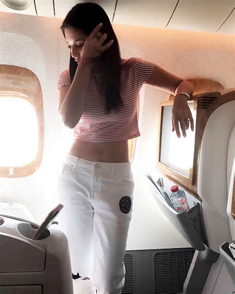 Sunny Leone Escapes A Plane Crash Says “we Are Alive” Pics Sunny Leone Escapes A Plane Crash
