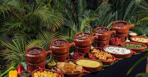 Buffet De Feijoada Completa Salvador Servi Os Itapu Salvador