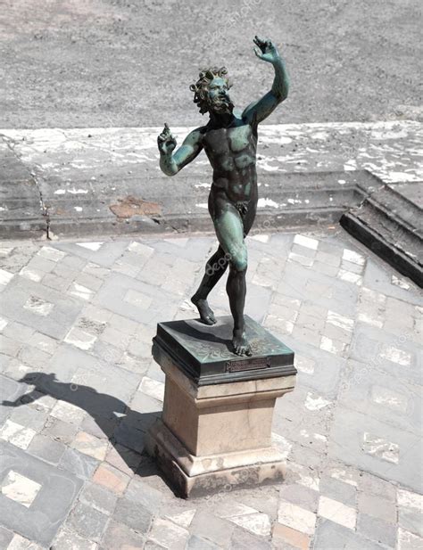 Estatua De Fauno Bailarín Casa Del Fauno Pompeya 2022