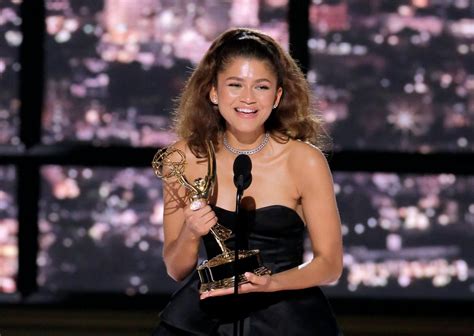 Son Of Apollo ☀️ On Twitter Rt Zendayaupdated Photos Of Zendaya Receiving Her Emmy Award On