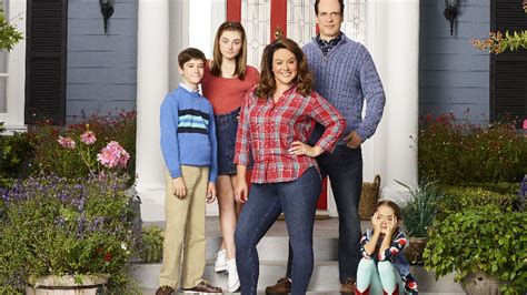 american housewife is the sitcom equivalent of eating a lemon vox