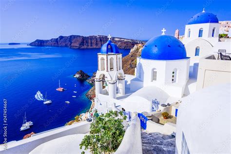 Obraz Oia Santorini Grecja Błękitny kościół i kaldera na wymiar