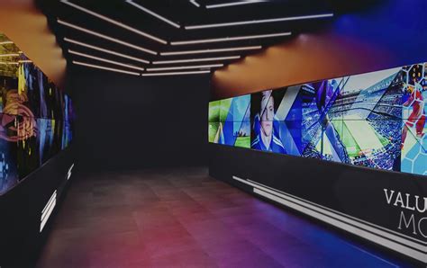 Digital Signage For Galleries And Museums Amped Digital