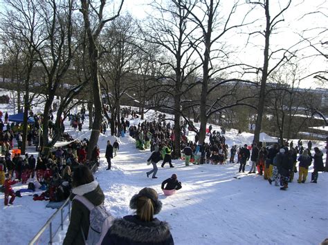 And then you draw these lines: Yksi Kaksi Kolme: Fasching in Finnland